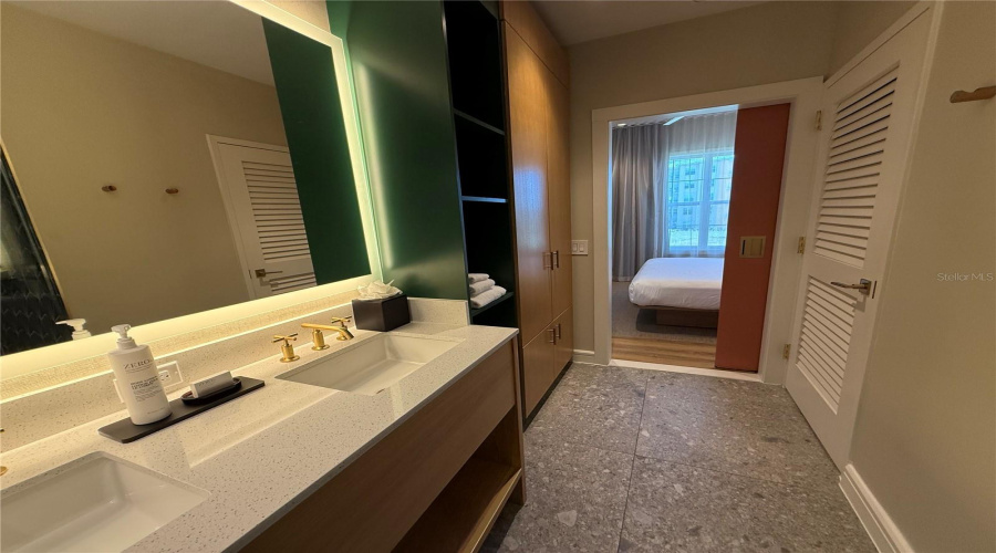Kissimmee, Florida 34747, 2 Bedroom Bedrooms, ,2 Bathroombathrooms,Residential,For Sale,Sunset Walk,0,Mfrs5137379