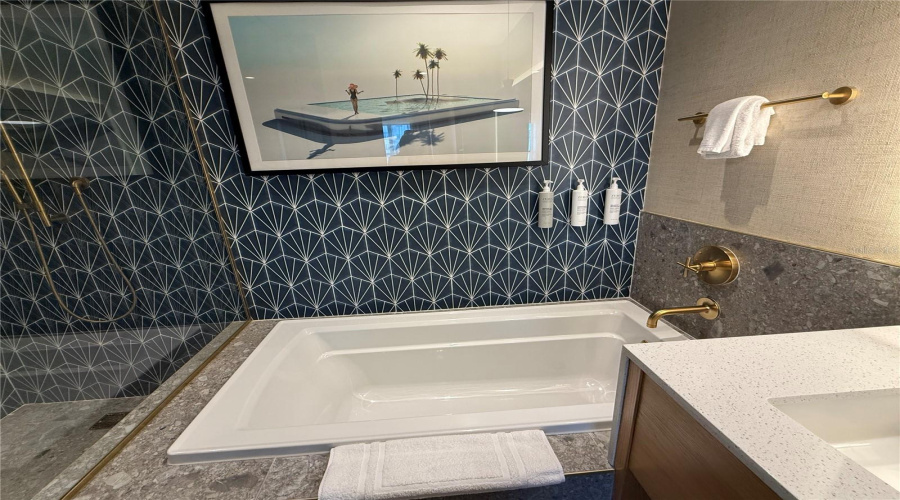 Kissimmee, Florida 34747, 2 Bedroom Bedrooms, ,2 Bathroombathrooms,Residential,For Sale,Sunset Walk,0,Mfrs5137379