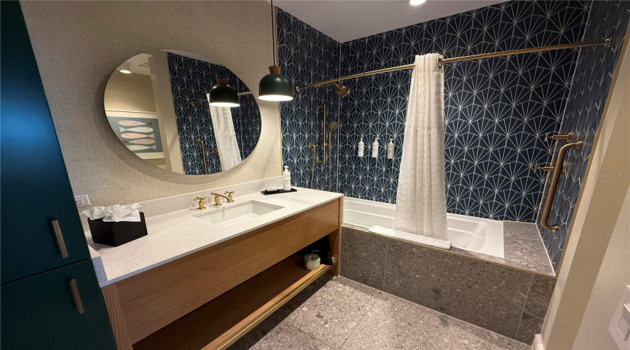 Kissimmee, Florida 34747, 2 Bedroom Bedrooms, ,2 Bathroombathrooms,Residential,For Sale,Sunset Walk,0,Mfrs5137379