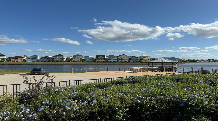 Kissimmee, Florida 34747, 2 Bedroom Bedrooms, ,2 Bathroombathrooms,Residential,For Sale,Sunset Walk,0,Mfrs5137379