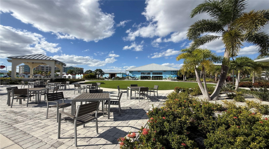 Kissimmee, Florida 34747, 2 Bedroom Bedrooms, ,2 Bathroombathrooms,Residential,For Sale,Sunset Walk,0,Mfrs5137379