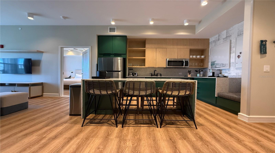 Kissimmee, Florida 34747, 2 Bedroom Bedrooms, ,2 Bathroombathrooms,Residential,For Sale,Sunset Walk,0,Mfrs5137379