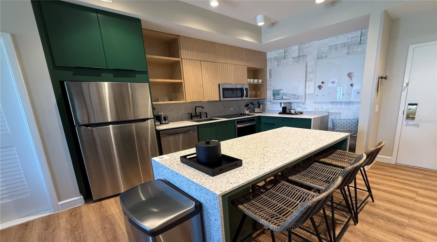 Kissimmee, Florida 34747, 2 Bedroom Bedrooms, ,2 Bathroombathrooms,Residential,For Sale,Sunset Walk,0,Mfrs5137379