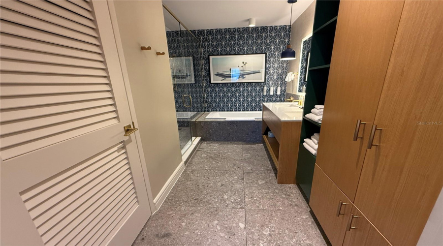 Kissimmee, Florida 34747, 2 Bedroom Bedrooms, ,2 Bathroombathrooms,Residential,For Sale,Sunset Walk,0,Mfrs5137379