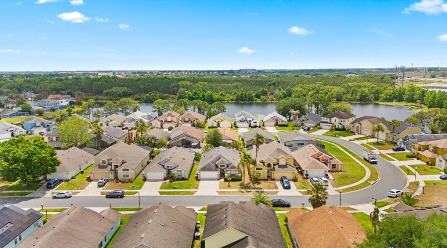 Kissimmee, Florida 34747, 4 Bedroom Bedrooms, ,3 Bathroombathrooms,Residential,For Sale,Blooming Alamanda,0,Mfrs5148866
