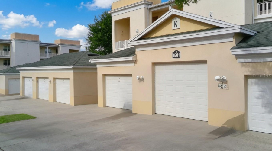 Large 1.5 Car Garage With High Ceilings
