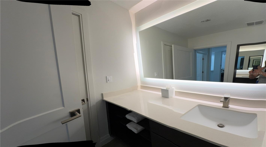 Kissimmee, Florida 34747, 2 Bedroom Bedrooms, ,2 Bathroombathrooms,Residential,For Sale,Grove Resort,0,Mfro6387351