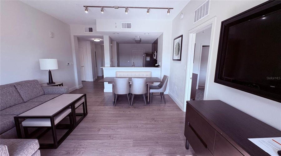 Kissimmee, Florida 34747, 2 Bedroom Bedrooms, ,2 Bathroombathrooms,Residential,For Sale,Grove Resort,0,Mfro6387351