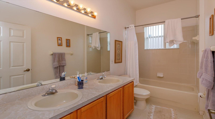 Davenport, Florida 33897, 5 Bedroom Bedrooms, ,4 Bathroombathrooms,Residential,For Sale,Ballyshannon,0,Mfro6309913