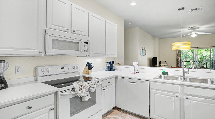 Davenport, Florida 33897, 3 Bedroom Bedrooms, ,2 Bathroombathrooms,Residential,For Sale,Lucaya,0,Mfro6414537