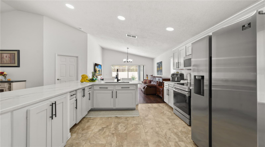Davenport, Florida 33897, 4 Bedroom Bedrooms, ,2 Bathroombathrooms,Residential,For Sale,Pine Cone,0,Mfrs5151781