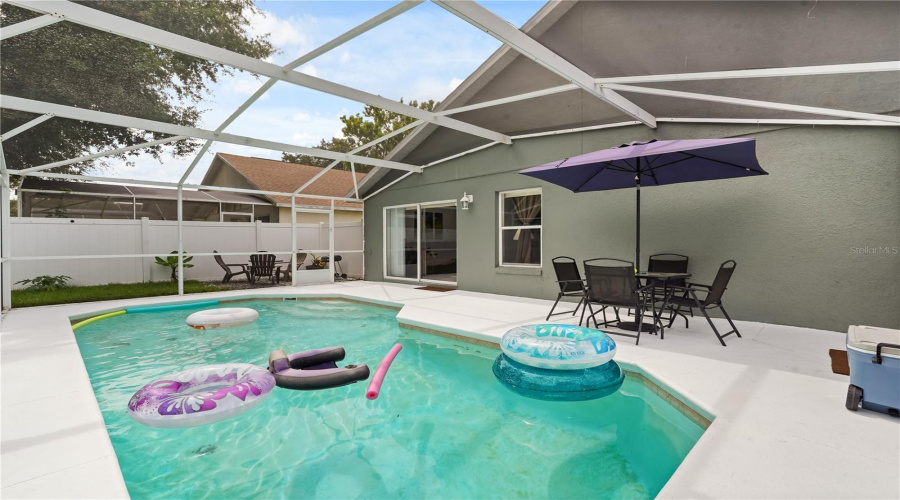 Davenport, Florida 33897, 4 Bedroom Bedrooms, ,2 Bathroombathrooms,Residential,For Sale,Pine Cone,0,Mfrs5151781