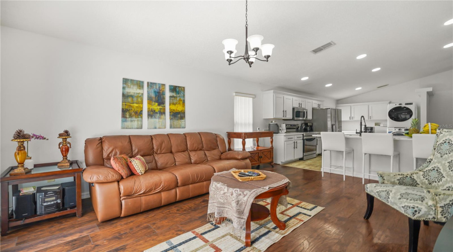 Davenport, Florida 33897, 4 Bedroom Bedrooms, ,2 Bathroombathrooms,Residential,For Sale,Pine Cone,0,Mfrs5151781