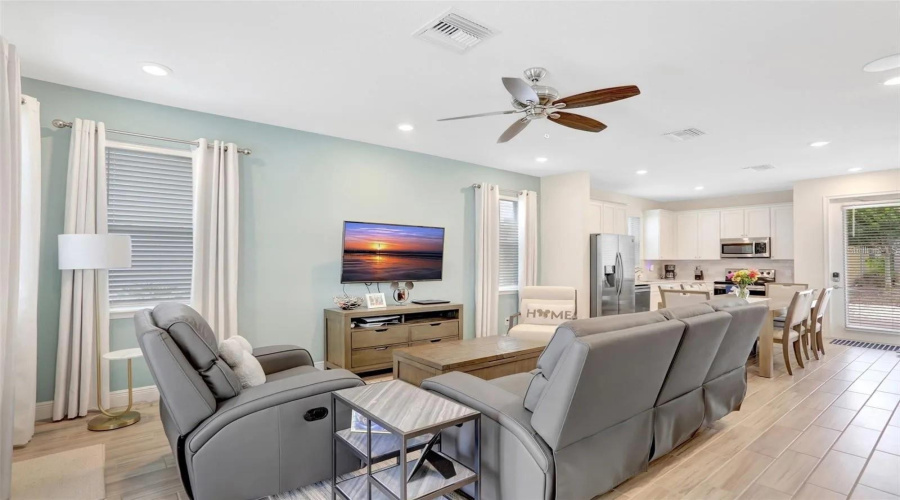 Kissimmee, Florida 34747, 4 Bedroom Bedrooms, ,4 Bathroombathrooms,Residential,For Sale,Lost Shaker,0,Mfro6345811