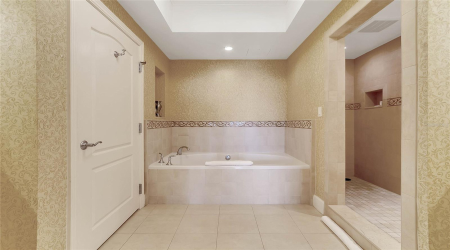 Kissimmee, Florida 34747, 2 Bedroom Bedrooms, ,2 Bathroombathrooms,Residential,For Sale,Gathering,0,Mfro6426460
