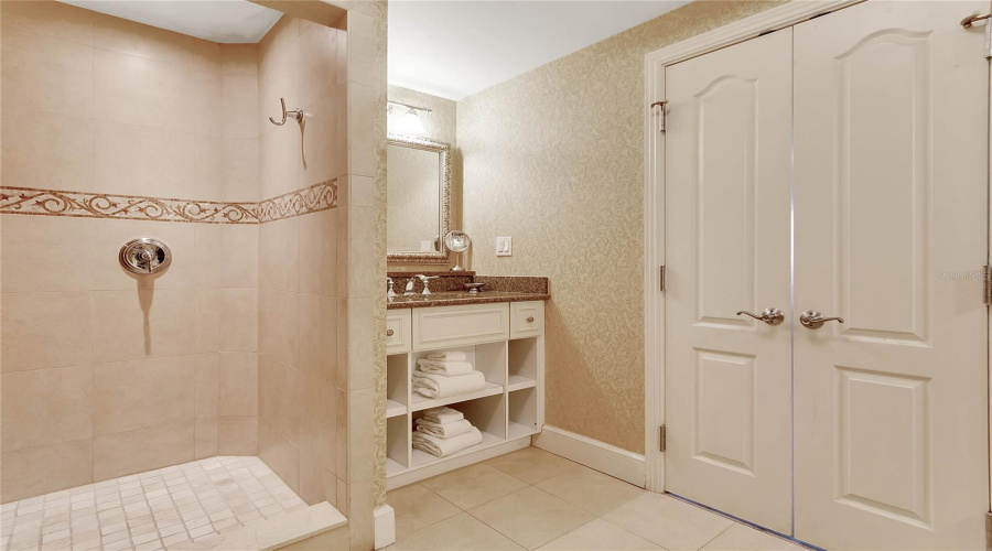 Kissimmee, Florida 34747, 2 Bedroom Bedrooms, ,2 Bathroombathrooms,Residential,For Sale,Gathering,0,Mfro6426460
