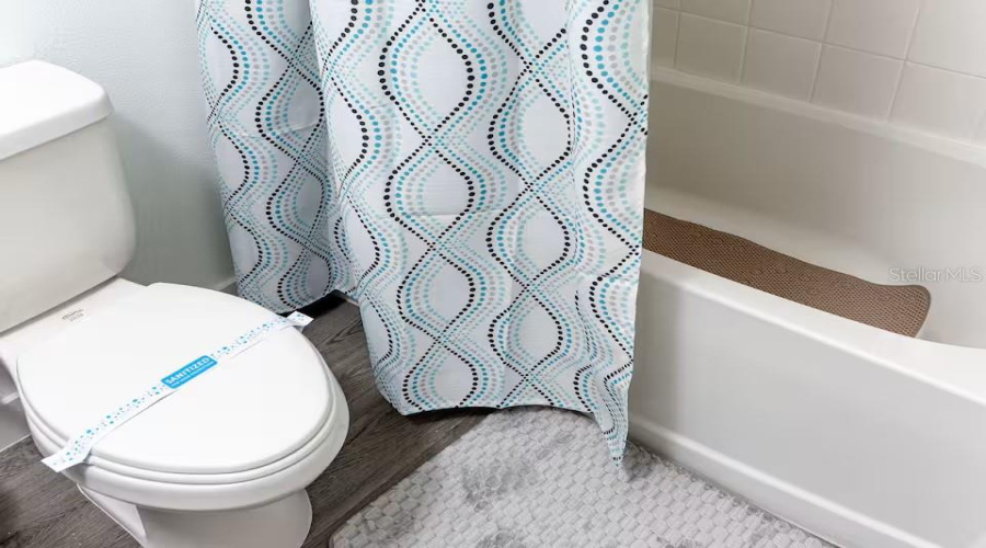 Bathroom B2
