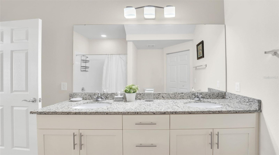 Kissimmee, Florida 34747, 3 Bedroom Bedrooms, ,2 Bathroombathrooms,Residential,For Sale,Shine,0,Mfro6375125
