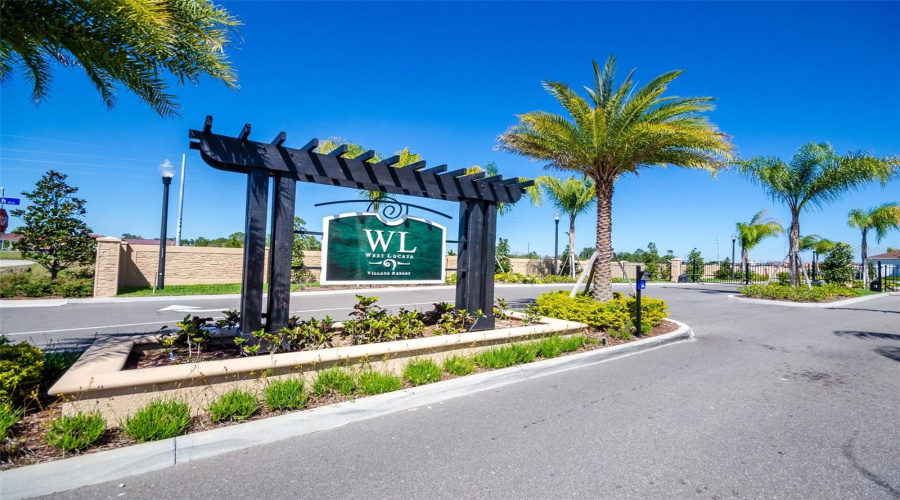 Kissimmee, Florida 34747, 3 Bedroom Bedrooms, ,2 Bathroombathrooms,Residential,For Sale,Shine,0,Mfro6375125