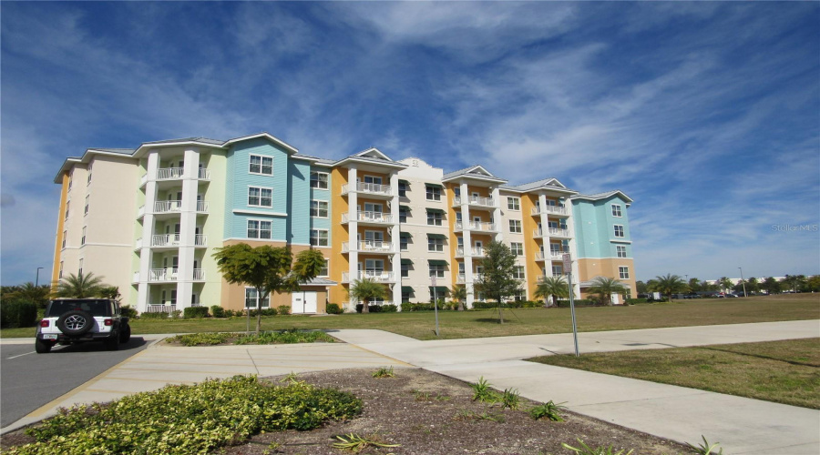 Kissimmee, Florida 34747, 2 Bedroom Bedrooms, ,2 Bathroombathrooms,Residential,For Sale,Sunset Walk Dr,0,Mfrs5142608