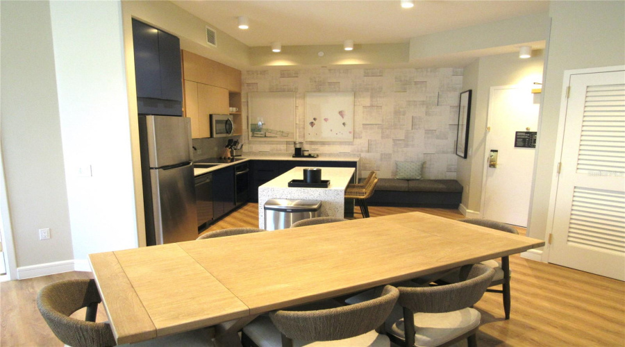 Kissimmee, Florida 34747, 2 Bedroom Bedrooms, ,2 Bathroombathrooms,Residential,For Sale,Sunset Walk Dr,0,Mfrs5142608