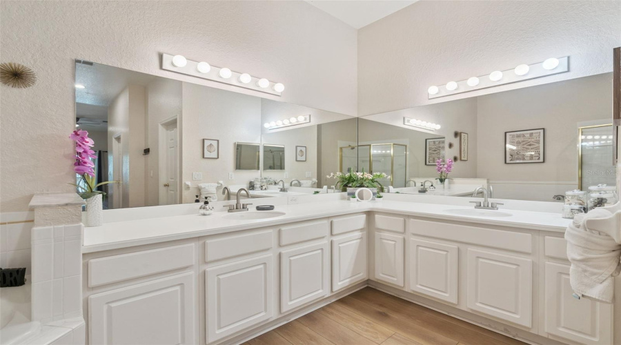 Davenport, Florida 33897, 3 Bedroom Bedrooms, ,2 Bathroombathrooms,Residential,For Sale,Lucaya,0,Mfrs5148895