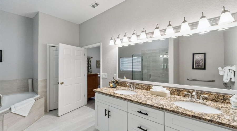 Davenport, Florida 33897, 2 Bedroom Bedrooms, ,2 Bathroombathrooms,Residential,For Sale,Lucaya,0,Mfrs5147343