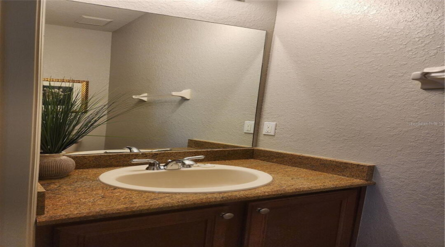 Davenport, Florida 33897, 4 Bedroom Bedrooms, ,3 Bathroombathrooms,Residential,For Sale,Calabria,0,Mfro6363110