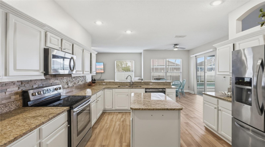 Davenport, Florida 33897, 5 Bedroom Bedrooms, ,4 Bathroombathrooms,Residential,For Sale,Ballyshannon,0,Mfrs5155082