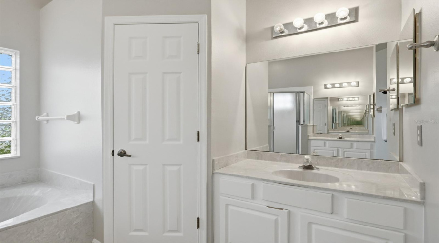 Davenport, Florida 33897, 5 Bedroom Bedrooms, ,4 Bathroombathrooms,Residential,For Sale,Ballyshannon,0,Mfrs5155082