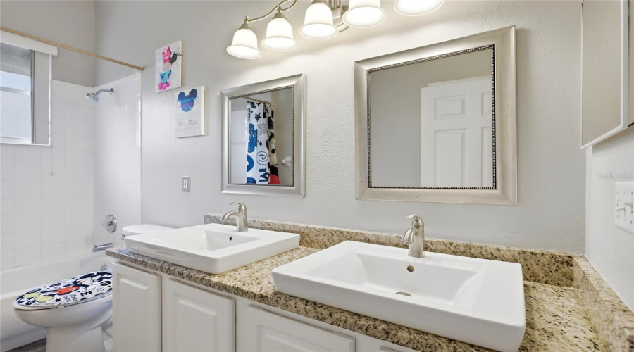Davenport, Florida 33897, 5 Bedroom Bedrooms, ,4 Bathroombathrooms,Residential,For Sale,Ballyshannon,0,Mfrs5155082