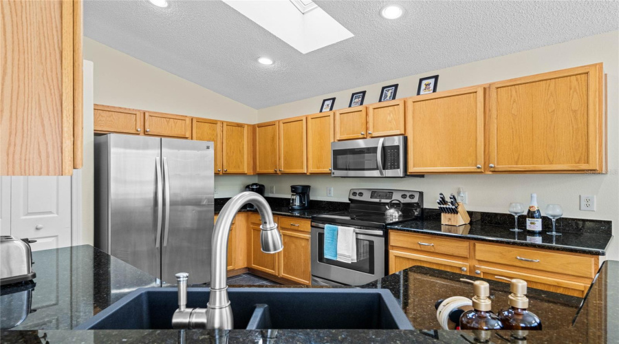 Kissimmee, Florida 34747, 4 Bedroom Bedrooms, ,3 Bathroombathrooms,Residential,For Sale,Autumn Creek,0,Mfrs5155574