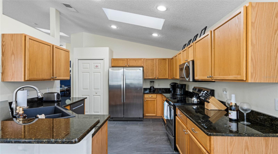 Kissimmee, Florida 34747, 4 Bedroom Bedrooms, ,3 Bathroombathrooms,Residential,For Sale,Autumn Creek,0,Mfrs5155574