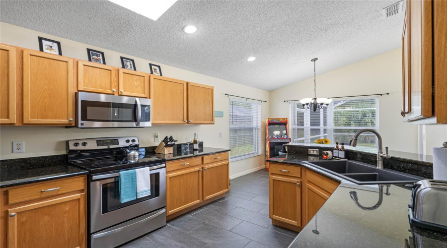 Kissimmee, Florida 34747, 4 Bedroom Bedrooms, ,3 Bathroombathrooms,Residential,For Sale,Autumn Creek,0,Mfrs5155574