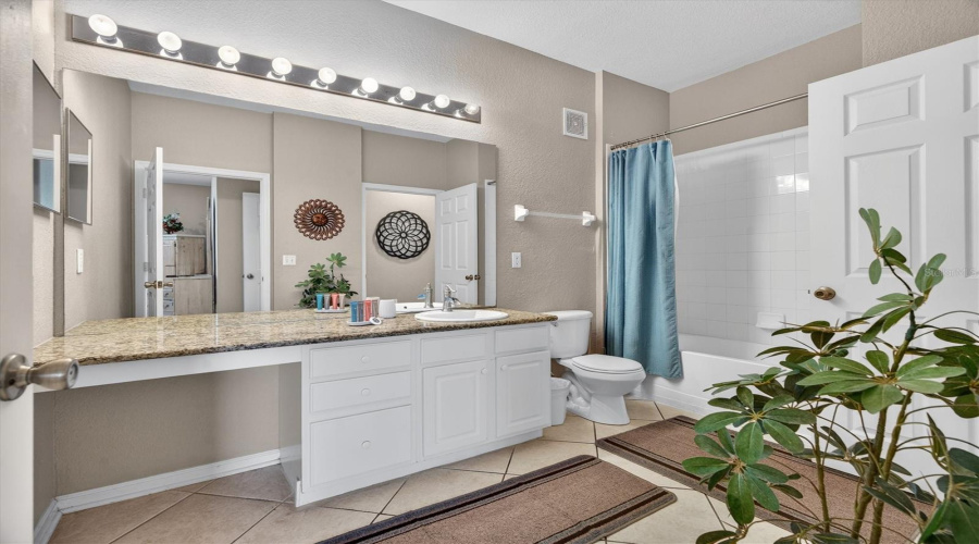 2Nd Bathroom With Bathtub