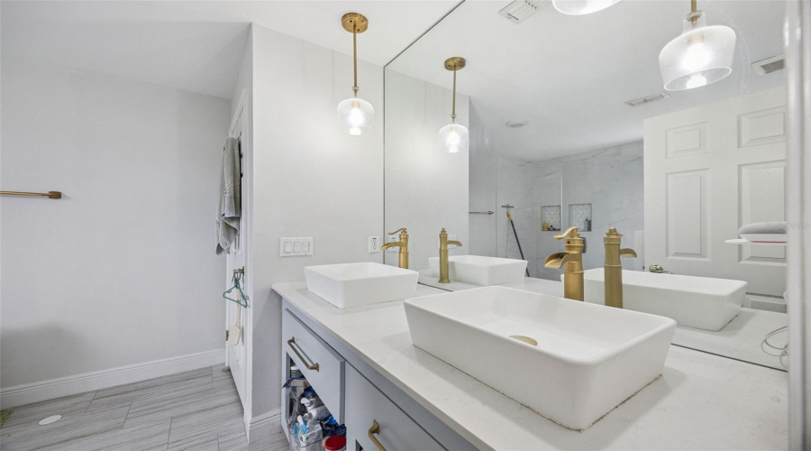 Orlando, Florida 32836, 6 Bedroom Bedrooms, ,5 Bathroombathrooms,Residential,For Sale,Heritage Bay,0,Mfro6429814