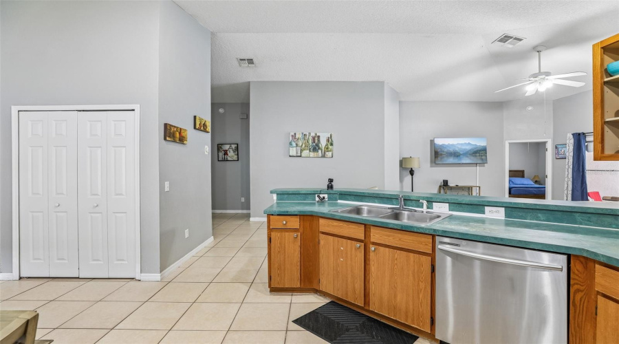 Davenport, Florida 33897, 4 Bedroom Bedrooms, ,3 Bathroombathrooms,Residential,For Sale,Pine Cone,0,Mfro6408840