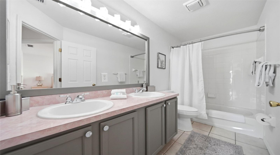 Davenport, Florida 33897, 5 Bedroom Bedrooms, ,3 Bathroombathrooms,Residential,For Sale,Gleneagles,0,Mfro6433210