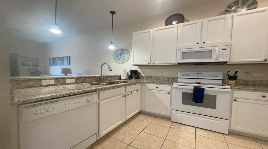 Davenport, Florida 33897, 3 Bedroom Bedrooms, ,2 Bathroombathrooms,Residential,For Sale,Rum,0,Mfro6422869