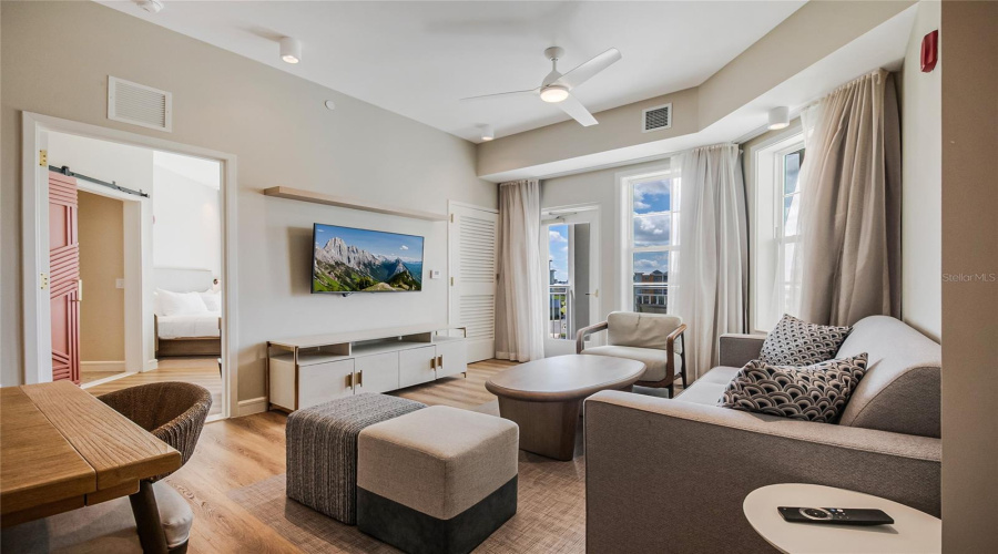 Kissimmee, Florida 34747, 2 Bedroom Bedrooms, ,2 Bathroombathrooms,Residential,For Sale,Sunset Walk,0,Mfrs5155261