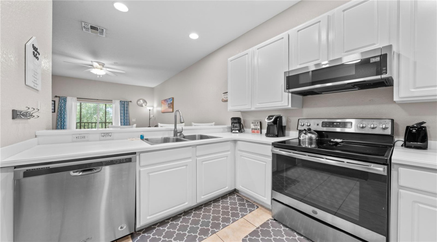 Davenport, Florida 33897, 3 Bedroom Bedrooms, ,2 Bathroombathrooms,Residential,For Sale,New Providence,0,Mfrs5156460