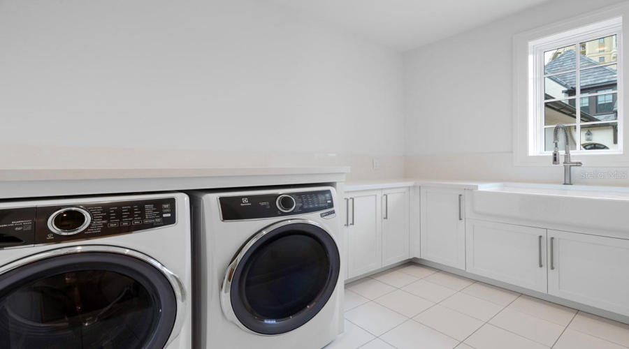 Golden Oak, Florida 32836, 4 Bedroom Bedrooms, ,4 Bathroombathrooms,Residential,For Sale,Winter Sparkle,0,Mfro6276187