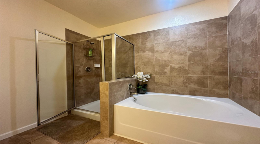 Davenport, Florida 33897, 3 Bedroom Bedrooms, ,3 Bathroombathrooms,Residential,For Sale,Charo,0,Mfrs5142028
