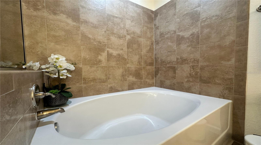 Davenport, Florida 33897, 3 Bedroom Bedrooms, ,3 Bathroombathrooms,Residential,For Sale,Charo,0,Mfrs5142028