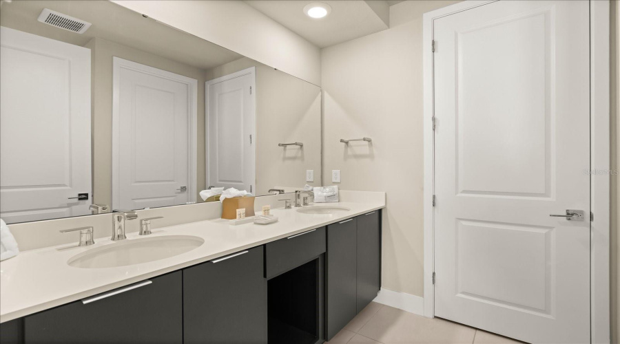 Kissimmee, Florida 34747, 5 Bedroom Bedrooms, ,4 Bathroombathrooms,Residential,For Sale,Sandy Ridge,0,Mfro6403854