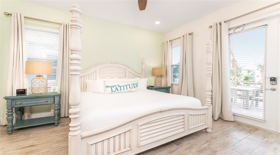 Spacious Primary Bedroom With Natural Light In Margaritaville Resort Orlando Near Disney