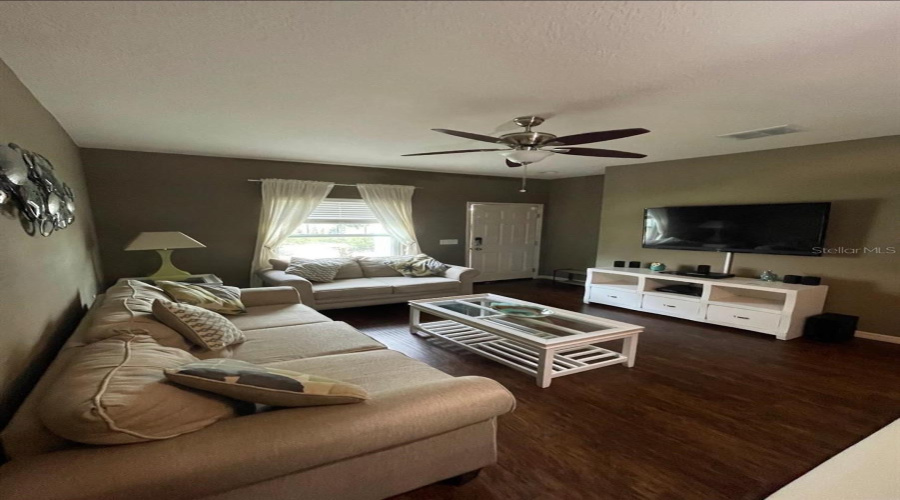 Kissimmee, Florida 34747, 3 Bedroom Bedrooms, ,2 Bathroombathrooms,Residential,For Sale,Shine,0,Mfro6383458