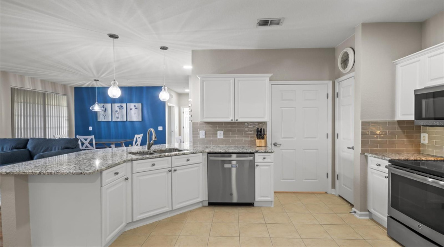 Davenport, Florida 33896, 3 Bedroom Bedrooms, ,2 Bathroombathrooms,Residential,For Sale,Terrace Ridge,0,Mfrp4937105