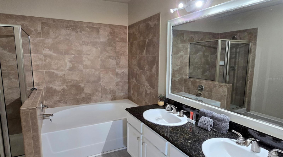 Davenport, Florida 33897, 4 Bedroom Bedrooms, ,3 Bathroombathrooms,Residential,For Sale,Charo,0,Mfrs5152977