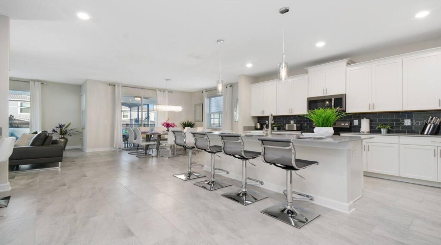 Davenport, Florida 33896, 6 Bedroom Bedrooms, ,5 Bathroombathrooms,Residential,For Sale,Mulligan,0,Mfro6440532